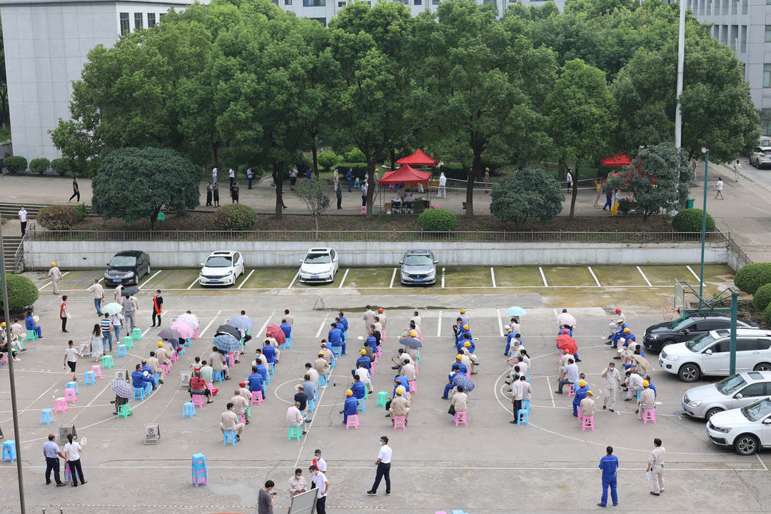 图8.8868体育总部大院核酸检测等候区_副本.jpg